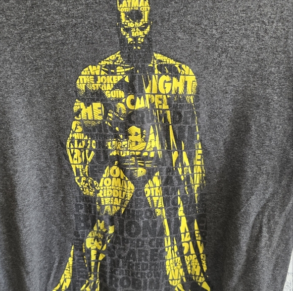 Batman Gray And Yellow Character Graphic Tee Medium - Picture 5 of 8